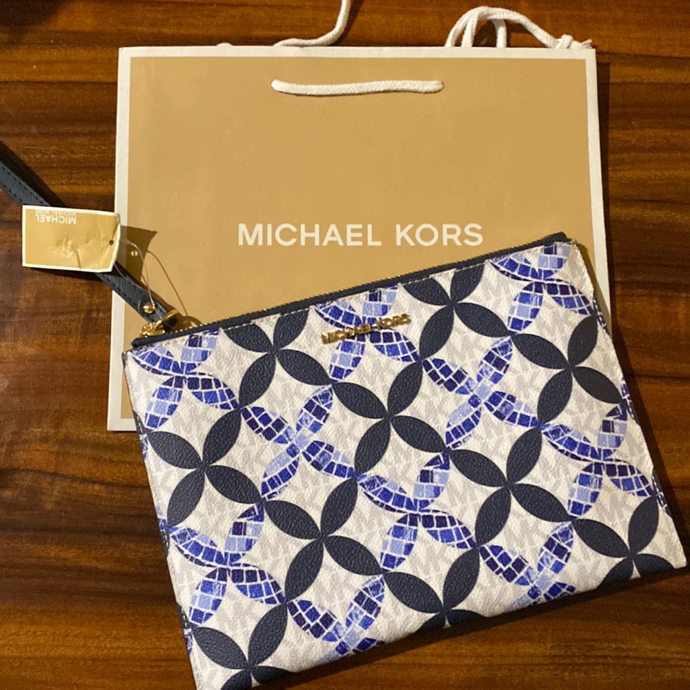 Michael kors NWT instabul clutch